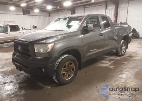 2013 Toyota Tundra Grade 4.6L V8 z USA, uszkodzony, nr VIN 5TFUM5F13DX050312